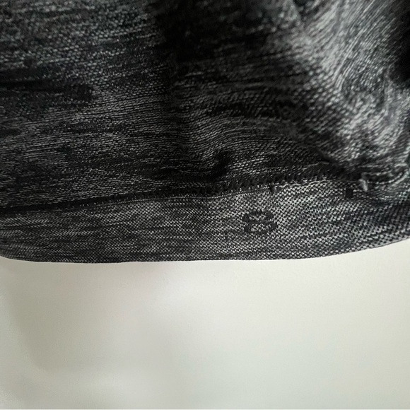 Lululemon Swiftly Tech Long Sleeve Crew Heathered Black /White 8 Athletic Top - Picture 7 of 14